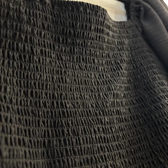 Forever 21 Smocked Puff Sleeve Crop Top – Black – Large - Picture 6 of 9